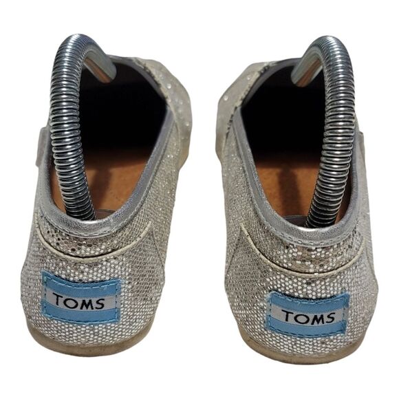 Toms Slip On Flats Silver Blingy Glitter Sequin Material Size Youth 4.5 GUC - Picture 4 of 6